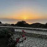 Stonevillas And Seaview Garden Marion * Agnantio