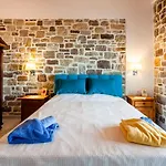 Stonevillas And Seaview Garden Marion Holiday home