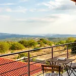 Stonevillas And Seaview Garden Marion Holiday home *