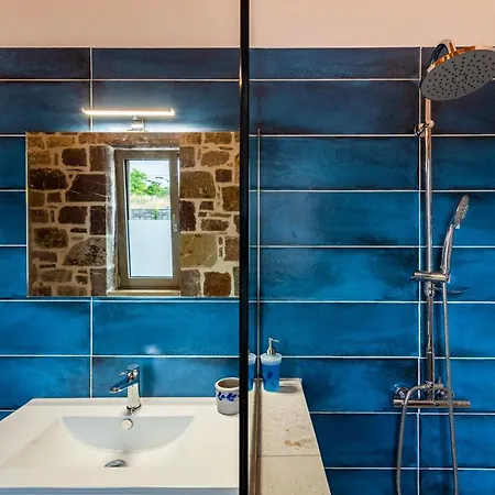 Stonevillas And Seaview Garden Marion *