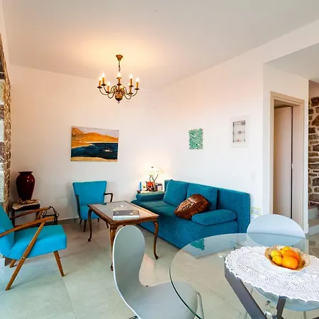 Stonevillas And Seaview Garden Marion Agnantio