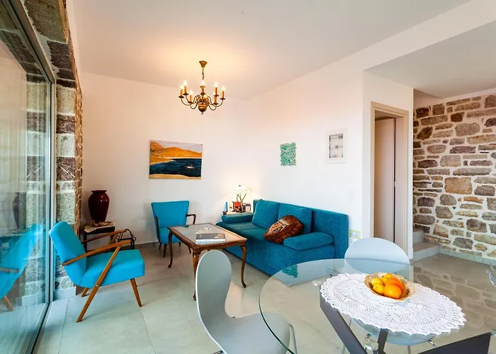 Stonevillas And Seaview Garden Marion Agnantio