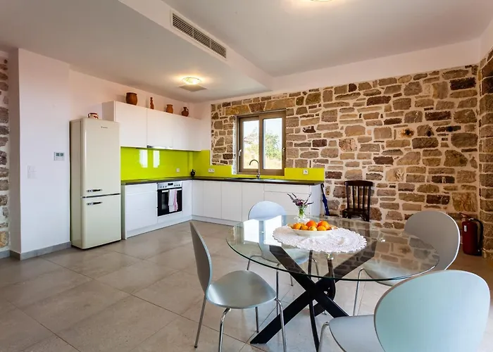 Vakantiehuis Stonevillas&seaview Garden Marion Agnantio