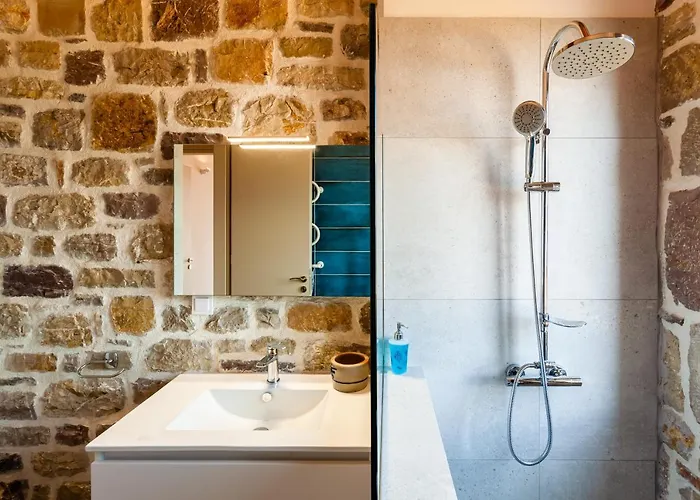 Stonevillas And Seaview Garden Marion